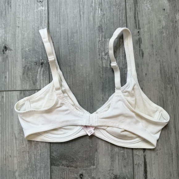 Victoria’s Secret White Underwire Bra | Size 34C - Picture 2 of 8